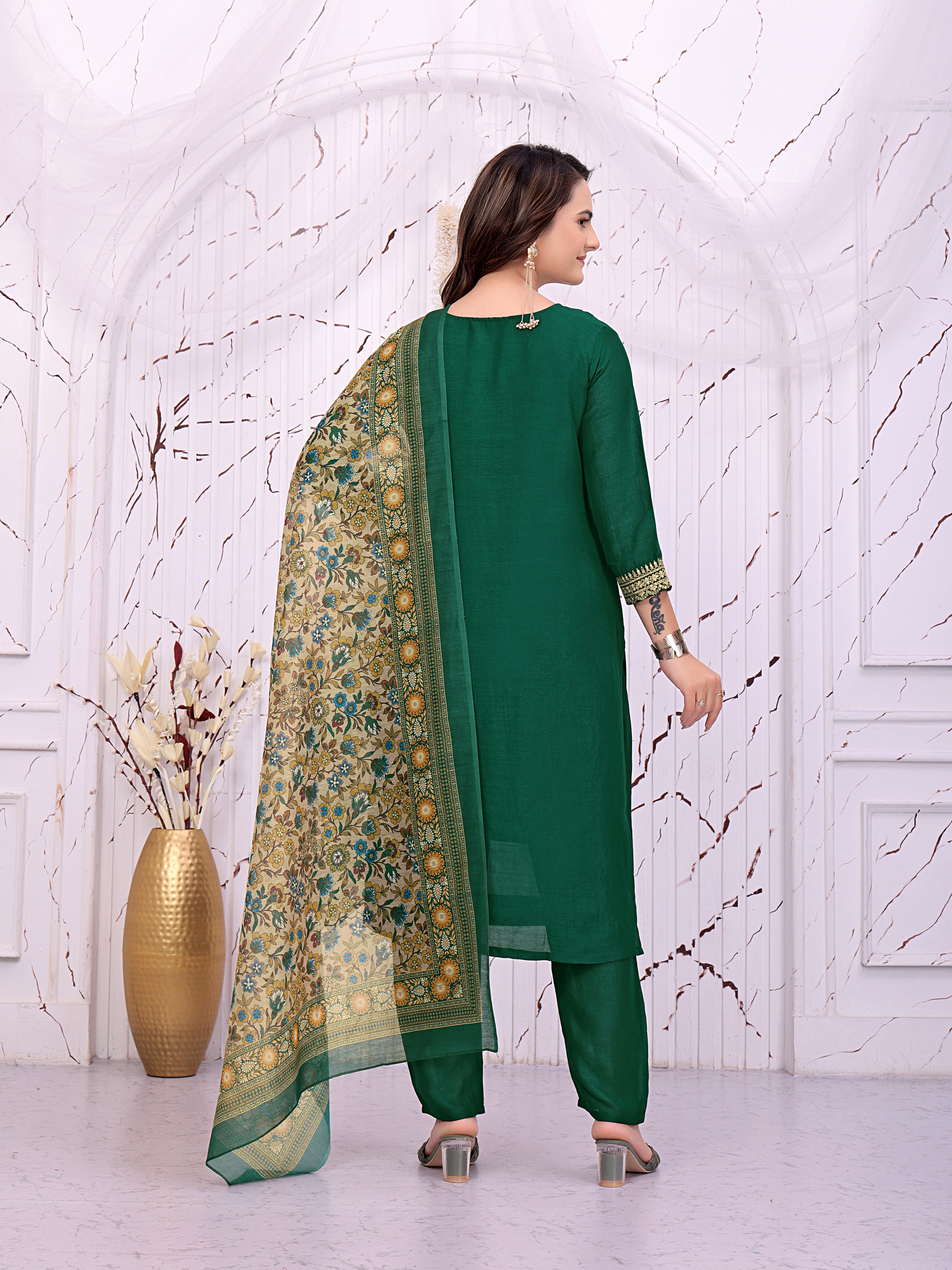 Women’s Green Embroidered Kurta Pant Set with Floral Printed Dupatta