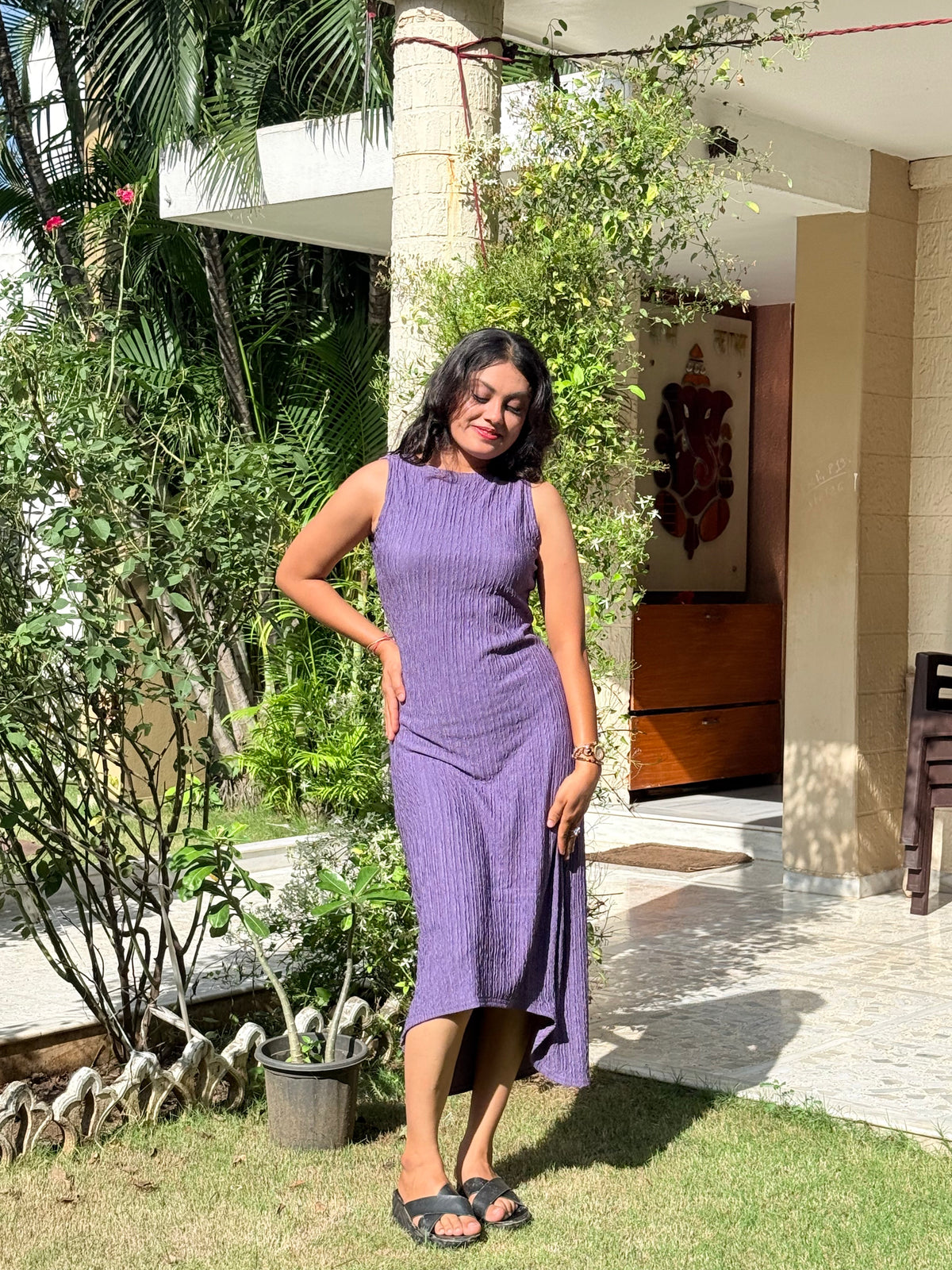Women’s Sleeveless Textured Bodycon Midi Dress with Round Neck - Lavender