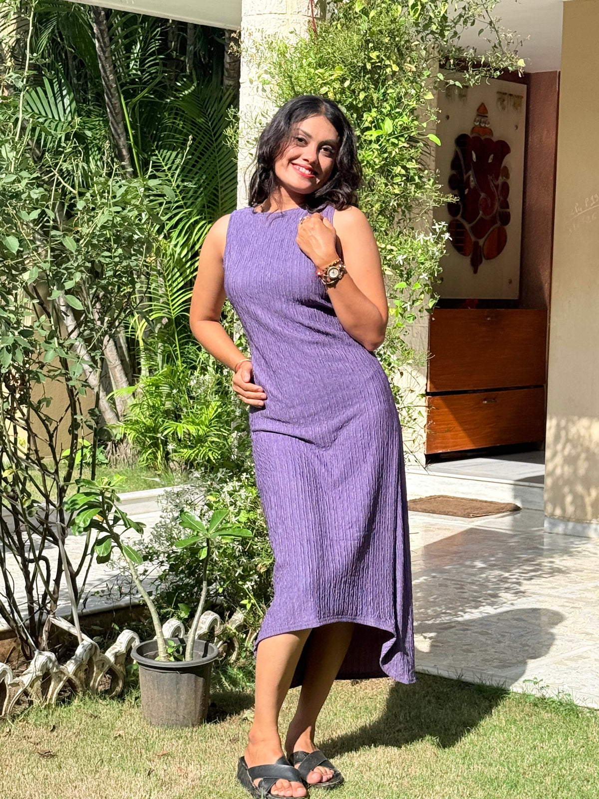 Women’s Sleeveless Textured Bodycon Midi Dress with Round Neck - Lavender