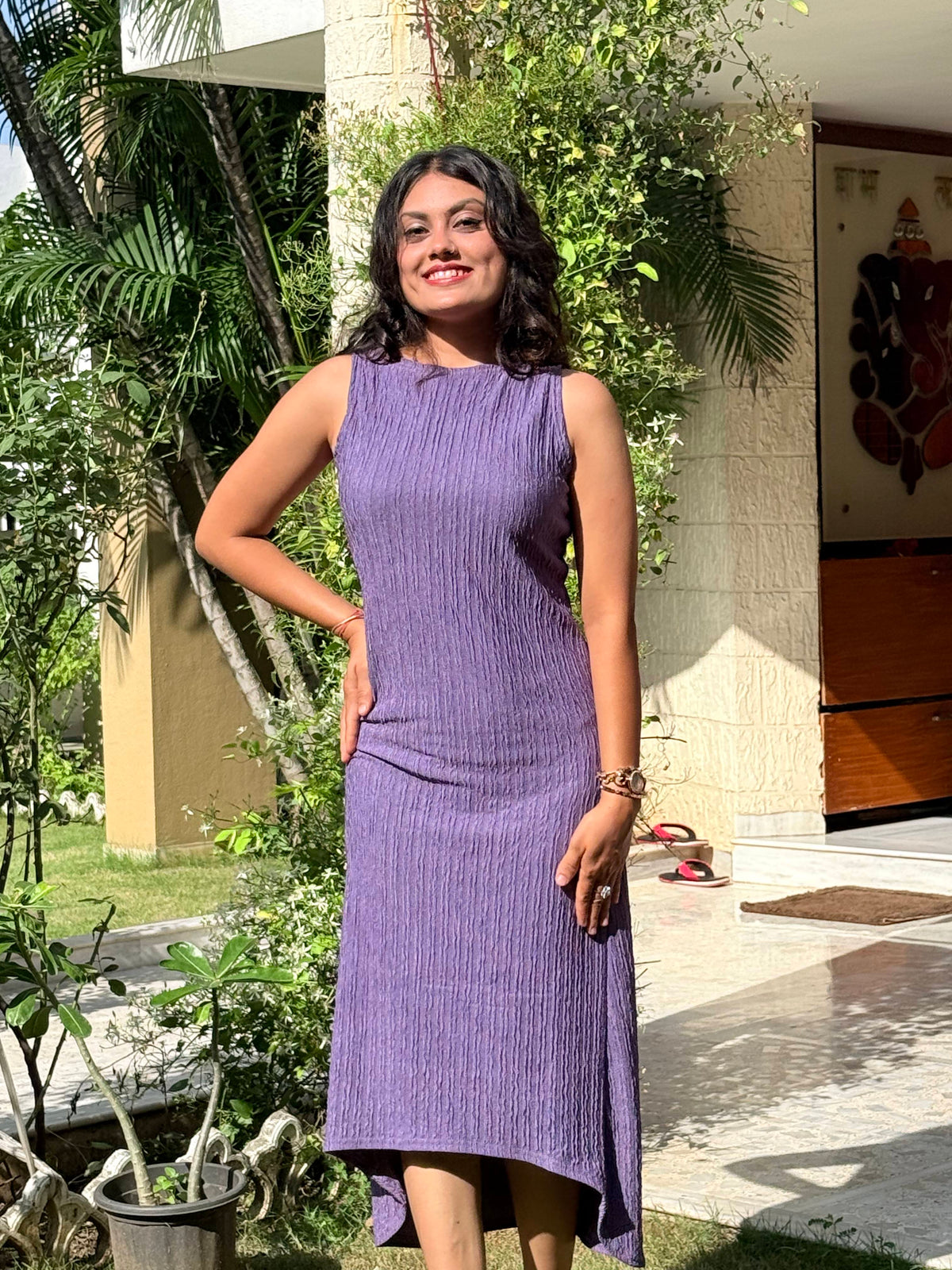 Women’s Sleeveless Textured Bodycon Midi Dress with Round Neck - Lavender