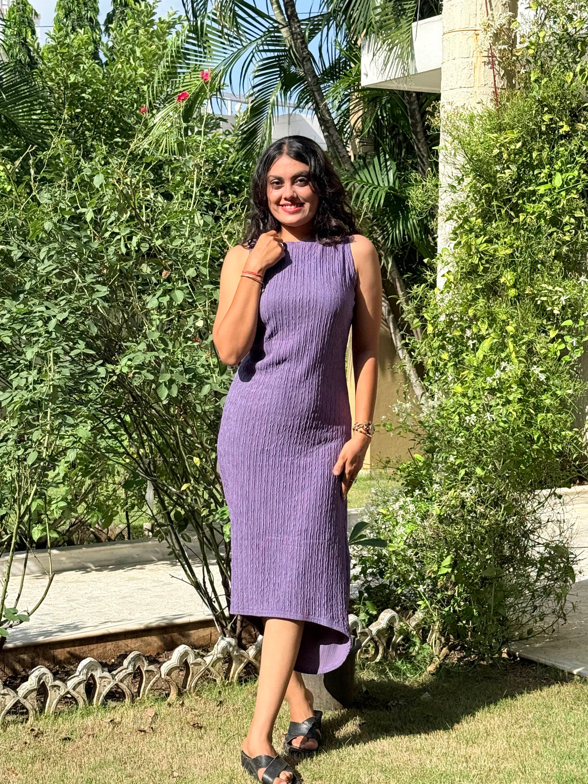 Women’s Sleeveless Textured Bodycon Midi Dress with Round Neck - Lavender