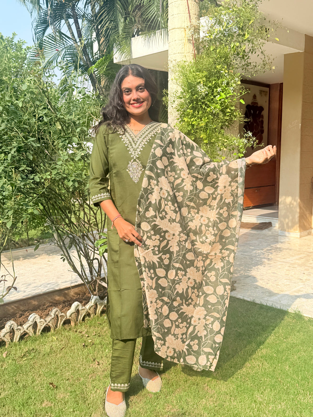 Women’s Embroidered Straight Kurta Pant Set with Floral Printed Dupatta